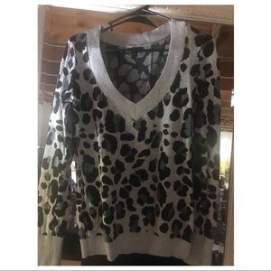 VGUC Express v-neck animal print sweater